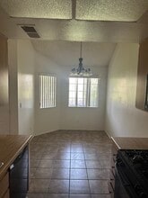1639 Orchid Ln in Lancaster, CA - Foto de edificio - Building Photo