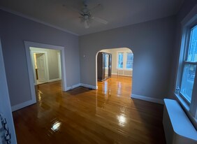 7 Pearl St, Unit 3 in Somerville, MA - Building Photo