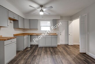 718 Salem Rd-Unit -B in Rossville, GA - Building Photo - Building Photo