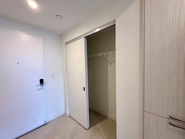 1936 NW 2nd Ct, Unit A12 in Miami, FL - Building Photo - Building Photo