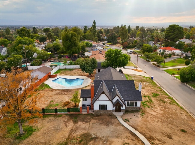 501 Magnolia Ave in Bakersfield, CA - Foto de edificio - Building Photo