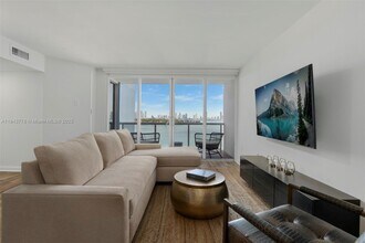 1800 Sunset Harbour Dr in Miami Beach, FL - Building Photo - Building Photo