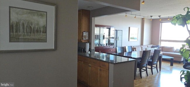 property at 717 S Christopher Columbus Blvd