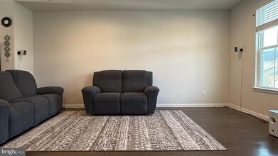 743 Quarry Hill Rd in Devault, PA - Building Photo - Building Photo