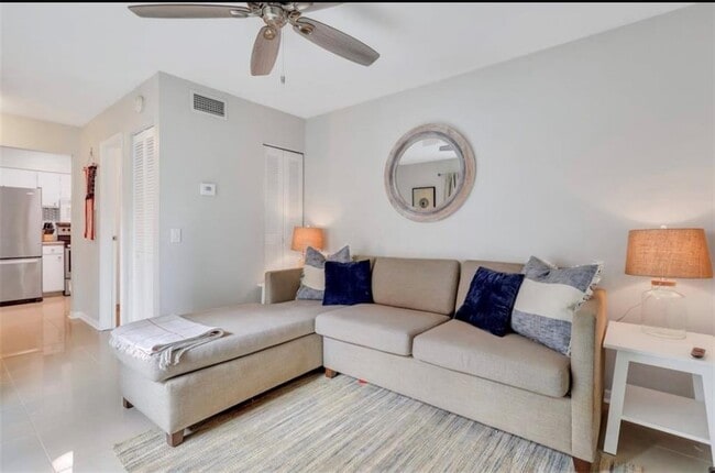 850 Mallery St in St. Simons Island, GA - Building Photo - Building Photo