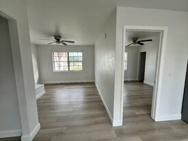 1225 E New Haven Ave in Melbourne, FL - Building Photo