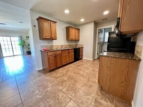 4041 W Spring House Dr in Fayetteville, AR - Building Photo - Building Photo