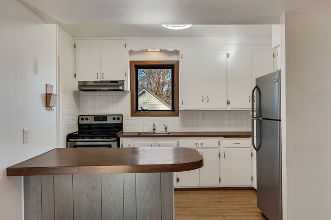 property at 526 8th Ave S
