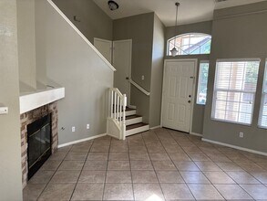 8212 Shannon Oak Ln in Elk Grove, CA - Building Photo - Building Photo