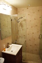 30 E 95th St in New York, NY - Building Photo - Building Photo