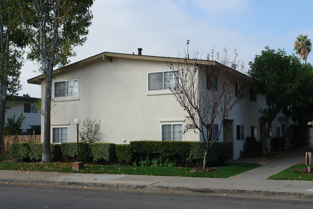 232-242 S McCoy Rd in Orange, CA - Foto de edificio