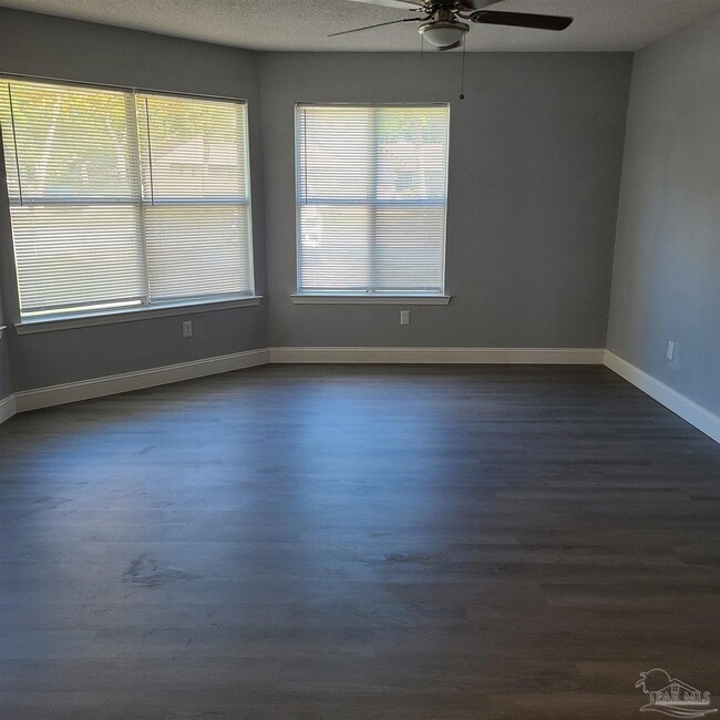 2407 N 8th Ave in Pensacola, FL - Building Photo - Building Photo