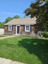 12 Taylor St in Nashua, NH - Building Photo - Building Photo