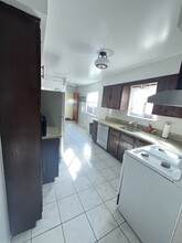 602 Bergen St, Unit #2 in Harrison, NJ - Building Photo - Building Photo