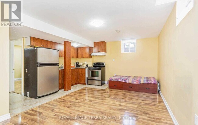 37 Southlake Blvd in Brampton, ON - Building Photo - Building Photo