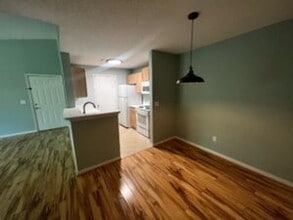 2011 N Hwy 17 in Mount Pleasant, SC - Building Photo - Building Photo