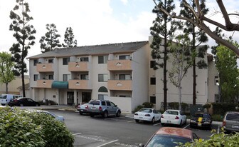 Town Centre Manor in Chula Vista, CA - Building Photo