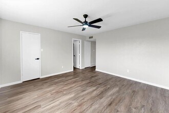 18330 Navajo Trail Dr in Spring, TX - Building Photo - Building Photo