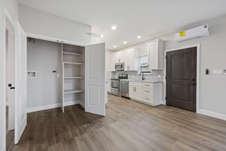 619 S Sacramento St in Lodi, CA - Foto de edificio - Building Photo