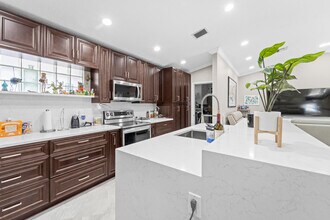 9906 Harbour Lake Cir in Boynton Beach, FL - Building Photo - Building Photo