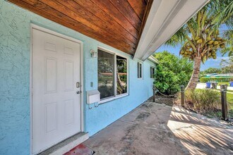 3241 SW 19th St in Fort Lauderdale, FL - Building Photo - Building Photo