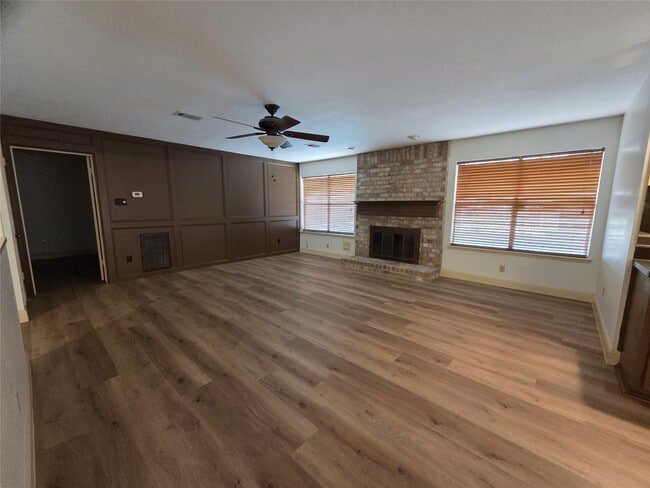 property at 14718 Earlswood Dr