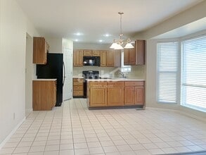 8250 Pine Knoll Ct in Florence, KY - Building Photo - Building Photo