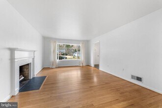 12 Earlybird Ave in Round Hill, VA - Building Photo - Building Photo