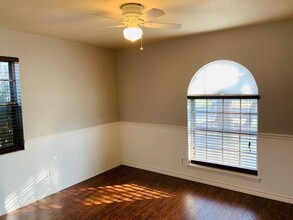 1202 N Meadowlark Ln in Stephenville, TX - Building Photo - Building Photo
