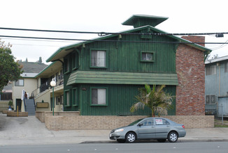 1176 N Cuyamaca St in El Cajon, CA - Building Photo - Building Photo