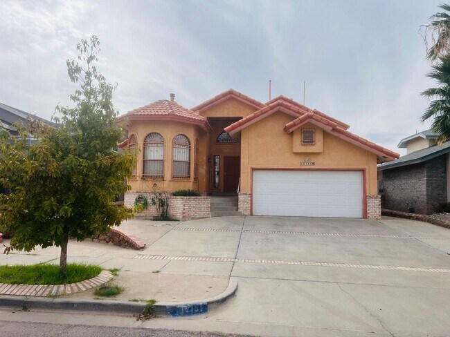 12132 Village Gate Dr in El Paso, TX - Building Photo - Building Photo
