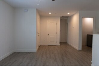 3309 San Jose Way in Sacramento, CA - Building Photo - Building Photo