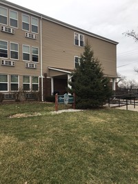 Spruce Manor Apartments in Indianapolis, IN - Foto de edificio - Building Photo