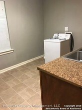 1511 W Ashby Pl in San Antonio, TX - Building Photo - Building Photo