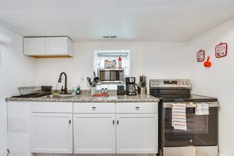 6455 S Eberhart Ave in Chicago, IL - Building Photo - Building Photo