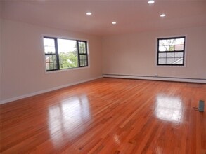 132-30 156th St in Queens, NY - Building Photo - Building Photo