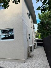 5444 NW 5th Ave in Miami, FL - Foto de edificio - Building Photo