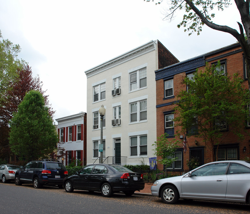 747 10th St SE in Washington, DC - Foto de edificio