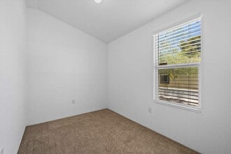 5505 N Shannon Rd in Tucson, AZ - Building Photo - Building Photo