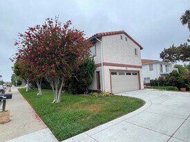 2506 Levante St in Carlsbad, CA - Building Photo