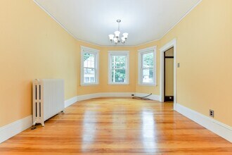 652 South St, Unit 2 in Boston, MA - Building Photo - Building Photo