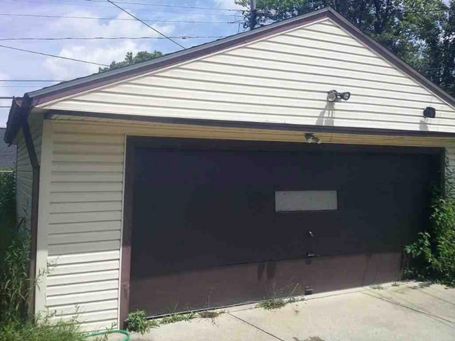 12817 Oakview Blvd in Garfield Heights, OH - Building Photo - Building Photo