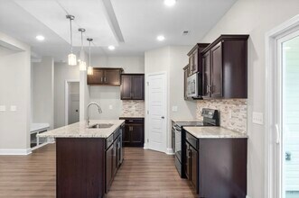 2417 Bucklin Dr in Clarksville, TN - Building Photo - Building Photo