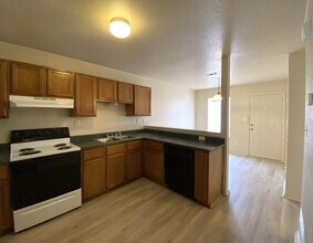 2801 Cantabrian Dr, Unit #B in Killeen, TX - Building Photo - Building Photo