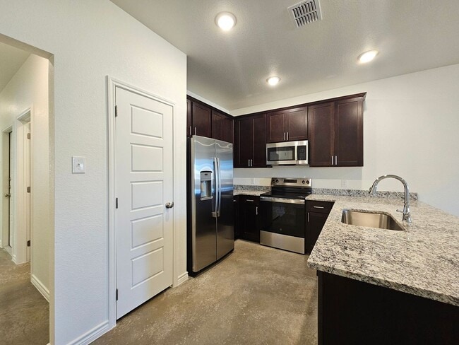 644 Pacific Crest Trl in Copperas Cove, TX - Building Photo - Building Photo