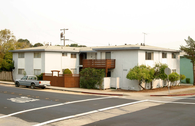 3100 Shane Dr in Richmond, CA - Building Photo - Building Photo