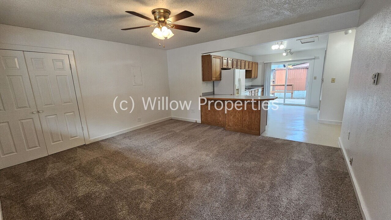 12906 Lake City Blvd SW in Lakewood, WA - Building Photo