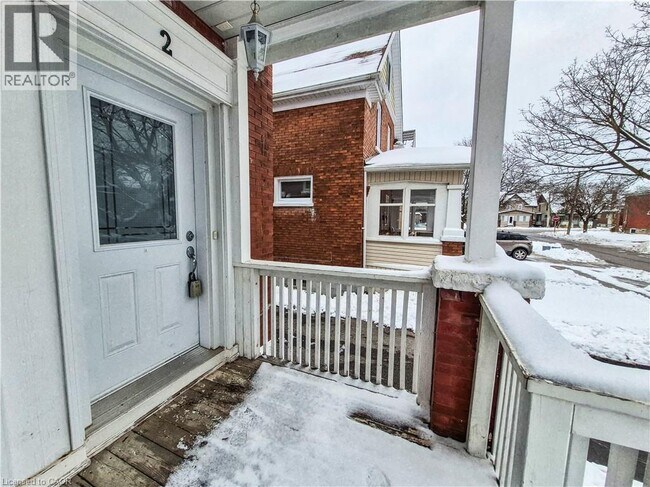 60 Betzner Ave N in Kitchener, ON - Building Photo - Building Photo