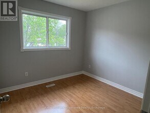 807 Birchwood Dr in Midland, ON - Building Photo - Building Photo