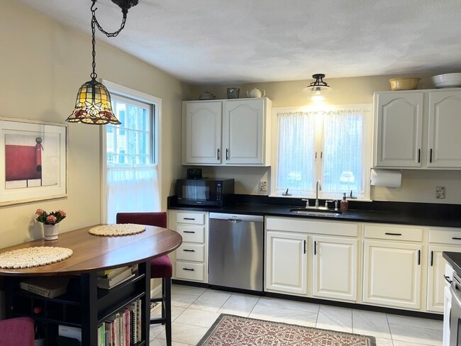 55 West St in Medfield, MA - Building Photo - Building Photo